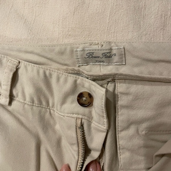 Bruce field - Picture 1 of 3